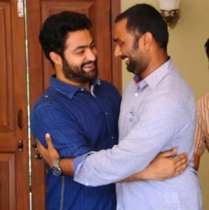 రాజకీయాల్లోకి ఎన్టీఆర్..అసలు విషయం