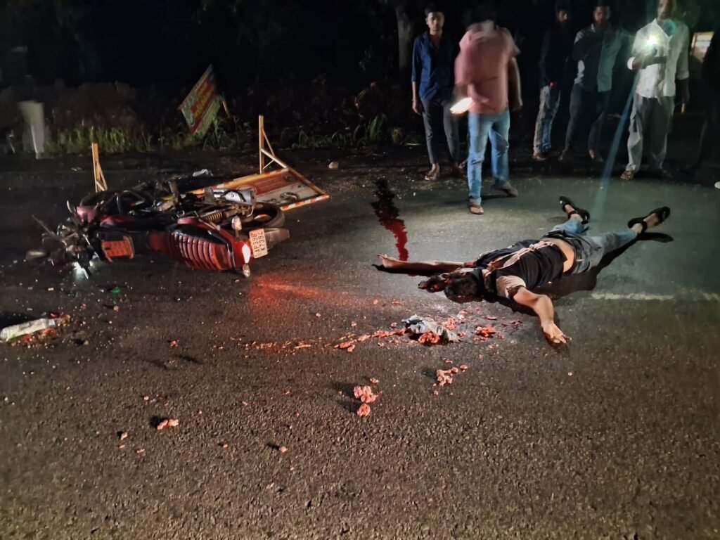 రోడ్డు ప్రమాదం ఎక్సైజ్ కానిస్టేబుల్ దేవేంద్ర దుర్మరణం
