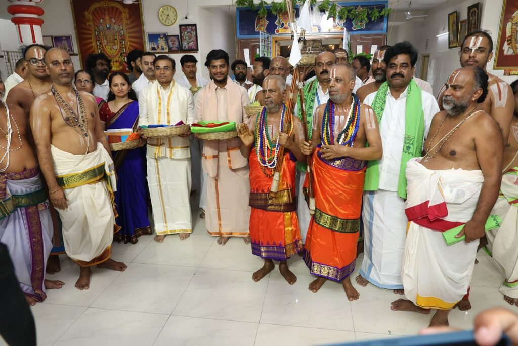 శ్రీరంగం నుండి తిరుమల శ్రీవారికి పట్టువస్త్రాలు సమర్పణ