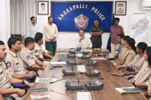 సాంకేతికతపై పట్టు సాధించి, సేవలను మరింత వేగవంతం చేయాలి