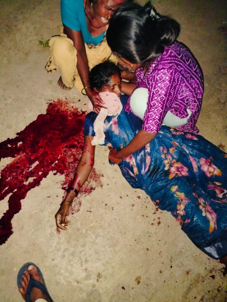 రాత్రి మహిళపై గొడ్డలితో దాడి