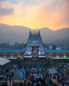 తిరుమల శ్రీవారిని దర్శించుకున్న భక్తులు