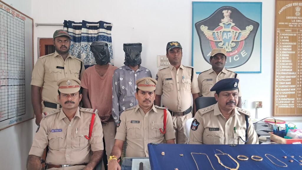 48 గంటల్లో భారీ చోరీ కేసు ఛేదన.. ఇద్దరు అరెస్ట్
