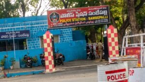 పేకాట స్థావరంపై పోలీసుల మెరుపుదాడి.. 10 మంది జూదరుల అరెస్టు