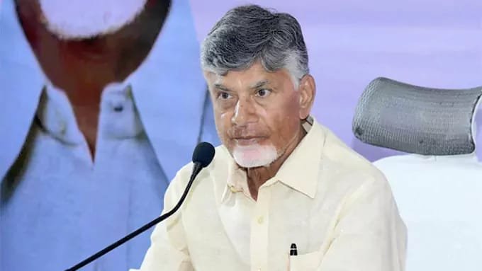 పేదల ఇళ్ల నిర్మాణానికి కూటమి ప్రభుత్వం పచ్చజెండా: 9.2 లక్షల మంది అర్హుల గుర్తింపు.