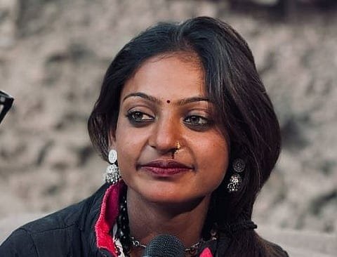 తన ప్రాణానికి ముప్పు ఉందని పోలీసులను ఆశ్రయించిన మోనాలిసా