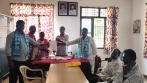 తిరుగుడుపల్లి దళితవాడలో వీధిలైట్లు ఏర్పాటు చేయాలి: సీపీఐ