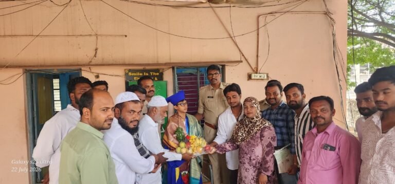 విద్యార్ధి సుబహాన్ కి అభినందనలు తెలిపిన సిఐ. సుబ్బారాయుడు..