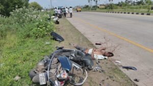 మచిలీపట్నం-విజయవాడ బైపాస్ పై ఘోర రోడ్డు ప్రమాదం… ఇద్దరు మృతి