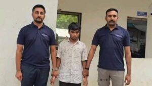 నకిలీ యాప్లను సృష్టించినందుకు 18 ఏళ్ల యువకుడు అరెస్టు.