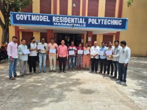 పీఆర్‌సీ బకాయిలు చెల్లించాలి