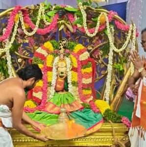 ధ్వజారోహణంతో వైభవంగా ప్రారంభమైన శ్రీ చెన్నకేశవస్వామి, శ్రీ సిద్ధేశ్వరస్వామివారి వార్షిక బ్రహ్మోత్సవాలు