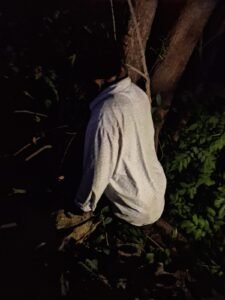 ఉరివేసుకుని వ్యక్తి ఆత్మహత్య