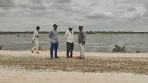 సామాజిక కార్యకర్తల ఉద్యమాల ఫలితం.. రోడ్డు పనులు ప్రారంభించిన అధికారులు