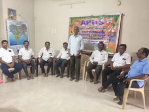 టెట్ మెటీరియల్‌లో అభ్యంతరకర అంశాలు తొలగించాలి: APUS