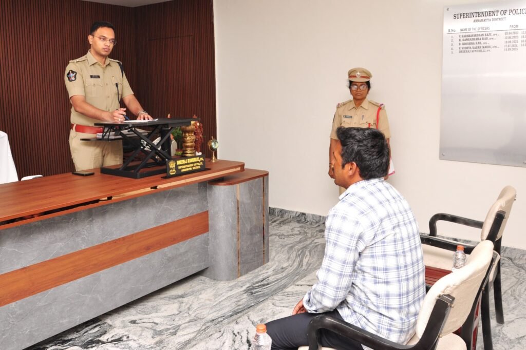 ప్రజా సమస్యల పరిష్కార వేదికలో 83 ఫిర్యాదులు.. 52 భూవివాదాలే