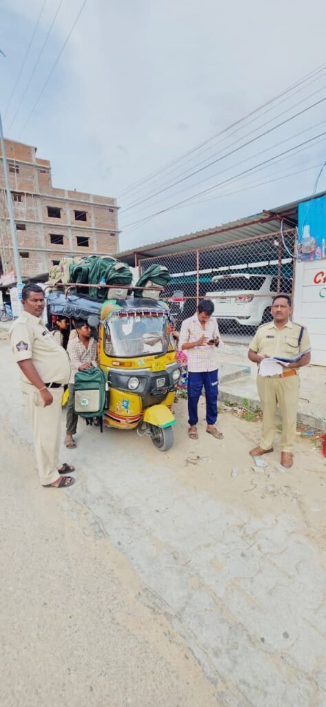 8 ఆటోలకు రూ.32 వేల జరిమానా