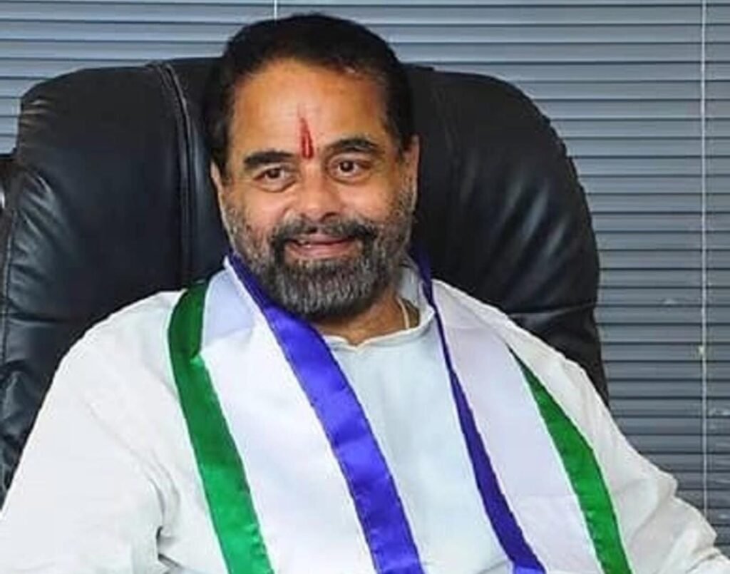 విచారణ కోసం పోలీస్ స్టేషన్ కు మాజీ స్పీకర్ తమ్మినేని సీతారాం