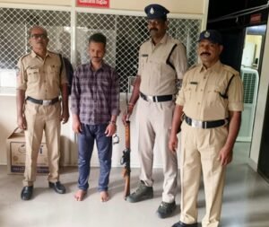 ఎర్రచందనం స్మగ్లరుకు ఐదేళ్ల జైలు శిక్ష – రూ.6లక్షల జరిమానా