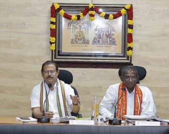శ్రీశైలంలో వచ్చే నెల 13 నుంచి శ్రావణ మాసోత్సవాలు: దేవస్థానం చైర్మన్, ఈవో,