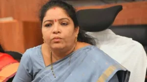 పాఠశాలను ఆకస్మికంగా సందర్శించిన మంత్రి సంధ్యారాణి