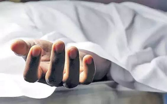కుటుంబ కలహాలతో ట్రావెల్స్ నిర్వాహకుడు బలవన్మరణం