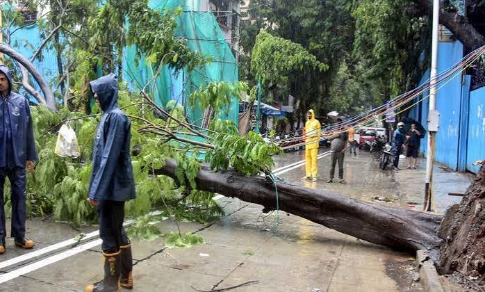 ముంబైలో భారీ వర్షాలు.. విద్యాసంస్థల బంద్