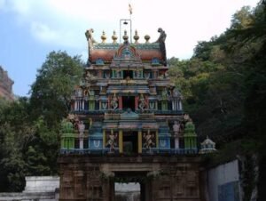 అహోబిలంలో టెండర్ల వివాదం..!