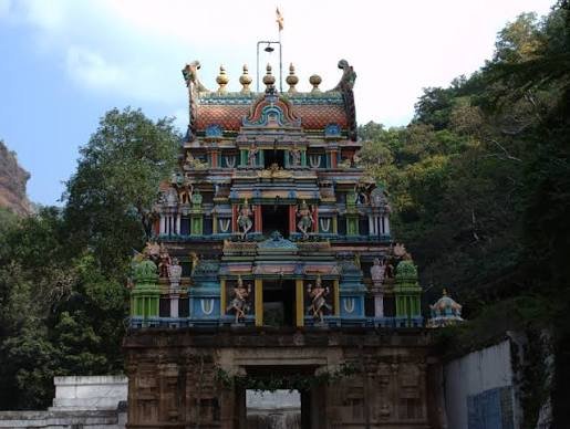 అహోబిలంలో టెండర్ల వివాదం..!