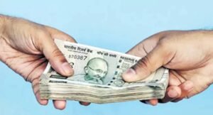 లంచం తీసుకుంటూ దొరికి నానా హంగామ