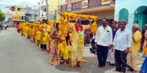 ఆడికృత్తిక కావిడిలతో ఊరేగింపు