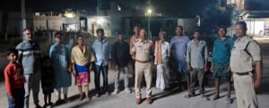 పోలీసులచే ప్రజలకు అవగాహన