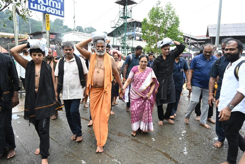 శబరిమలైలో ఎమ్మెల్యే పెద్దిరెడ్డి, ఎంపి మిధున్‌