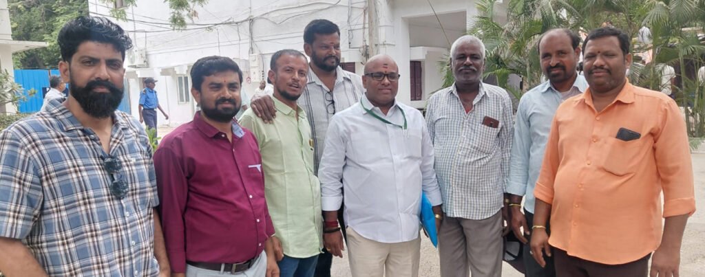 గురుకుల పాఠశాల నిర్మించాలి