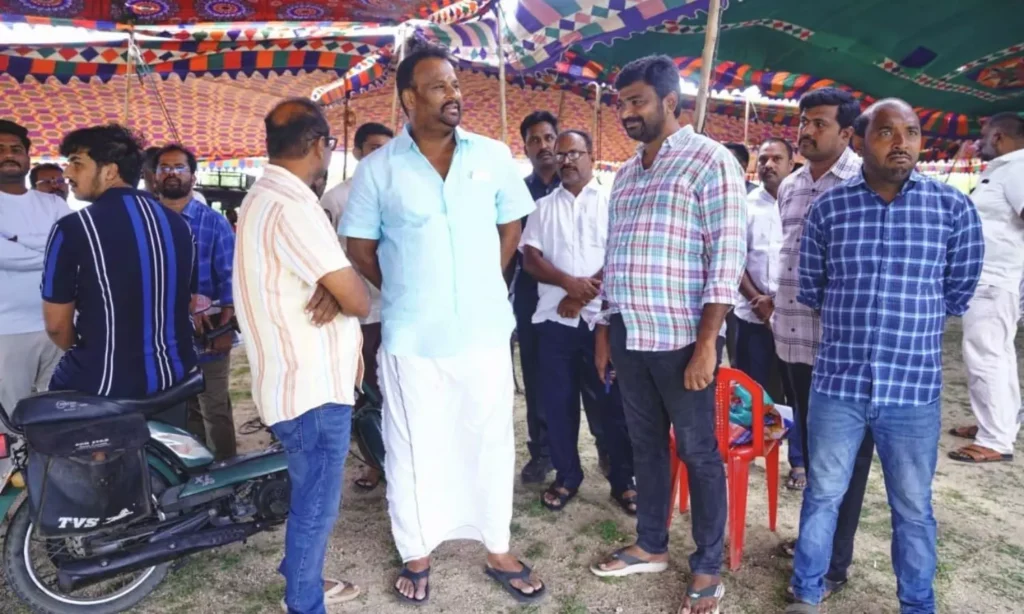 విరూపాక్షమ్మ తల్లి బోనాల సందర్భంగా మంత్రి విందు