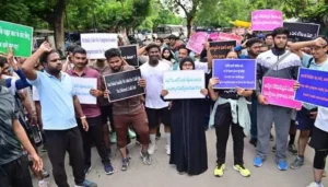 హైదరాబాద్‌లోని ఇందిరా పార్క్ చౌరస్తాలో నిరుద్యోగుల మెరుపు ధర్నా