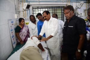 మాజీ సర్పంచ్‌పై మూకుమ్మడి దాడి!