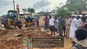 చిట్లూరు హరిజనవాడలో రహదారి ఆక్రమణల తొలగింపు