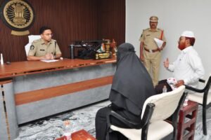 ప్రజా సమస్యల పరిష్కార వేదిక’లో జిల్లా ఎస్పీ   ధీరజ్ కునుబిల్లి