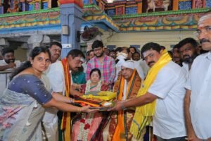 శ్రీ పల్లికొండేశ్వరస్వామివారిని దర్శించుకున్న టీటీడీ చైర్మన్ బి.ఆర్. నాయుడు దంపతులు