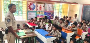 తిరుపతి ట్రాఫిక్ పోలీసుల ఆధ్వర్యంలో అవగాహన కార్యక్రమం.