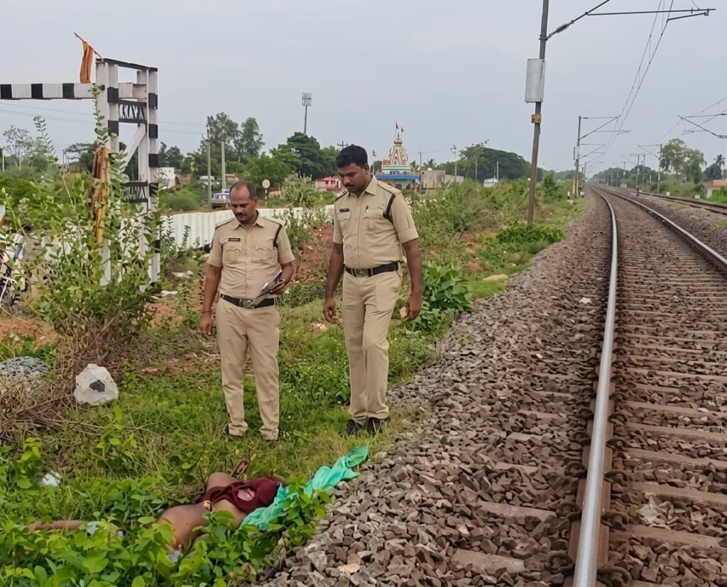 కుమార్తెను చూసేందుకు వచ్చి రైలు కిందపడి వ్యక్తి మృతి
