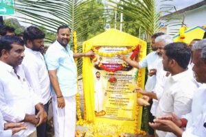 బోరెడ్డిగారిపల్లిలో రూ.1.80 కోట్లతో సిమెంట్ రోడ్డు.. ప్రారంభించిన మంత్రి