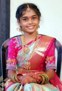 వైద్యం వికటించి 8వ తరగతి విద్యార్థిని మృతి