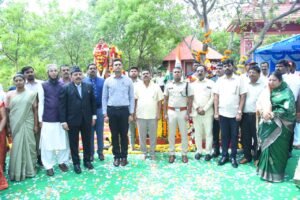 అమర జవాన్ మురళీ నాయక్ విగ్రహాన్ని ఆవిష్కరించిన  జిల్లా కలెక్టర్ ,ఎస్పీ