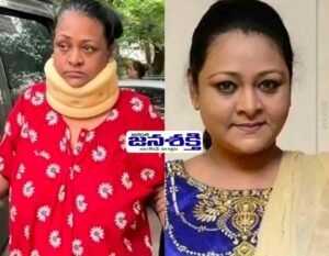 ఫోన్‌కు బానిసై ఆసుపత్రిలో చేరిన నటి షకీలా