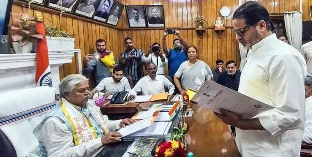 ఎమ్మెల్యేగా ప్రమాణ స్వీకారం చేసిన ప్రశాంత్ కిషోర్
