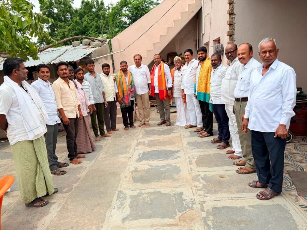 పార్టీ బలోపతానికి కృషి చేయండి : గడికోట