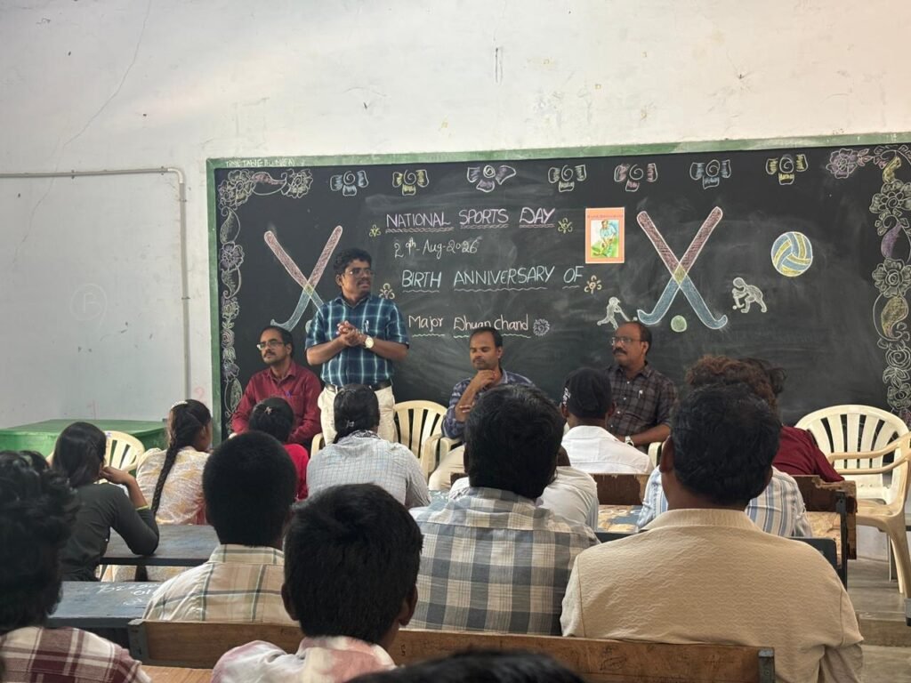 క్రీడలకు ప్రాధాన్యం ఇవ్వాలి