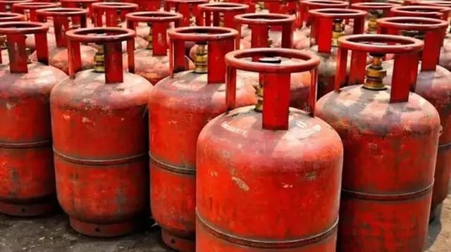 కొత్త గ్యాస్ కనెక్షన్లకు నిరీక్షణ తప్పదా!